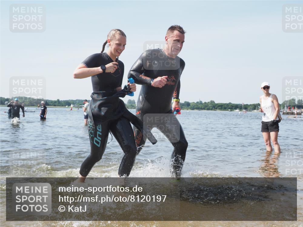 22.06.2025 - Viking Triathlon KatJ http://msf.ph/oto/8120197 22.06.2025 10:48:20 Schwimmen 37, 364, 471 meine-sportfotos.de