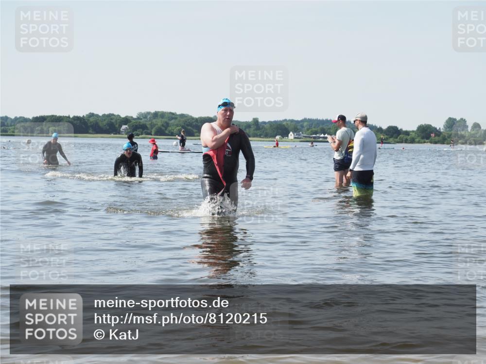 22.06.2025 - Viking Triathlon KatJ http://msf.ph/oto/8120215 22.06.2025 10:48:27 Schwimmen 471, 494 meine-sportfotos.de