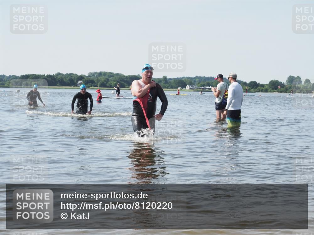 22.06.2025 - Viking Triathlon KatJ http://msf.ph/oto/8120220 22.06.2025 10:48:27 Schwimmen 471, 494 meine-sportfotos.de