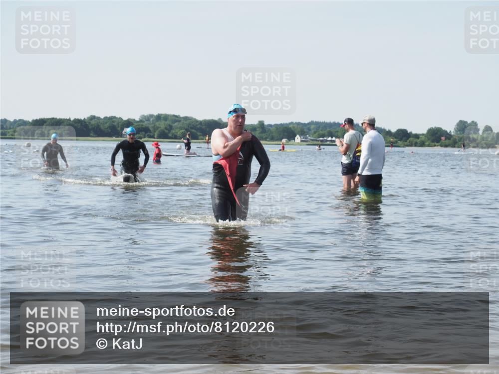 22.06.2025 - Viking Triathlon KatJ http://msf.ph/oto/8120226 22.06.2025 10:48:27 Schwimmen 471, 494 meine-sportfotos.de