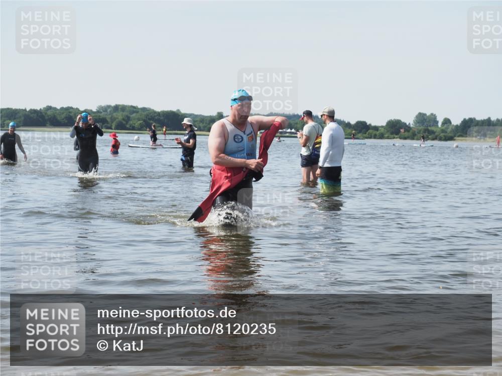 22.06.2025 - Viking Triathlon KatJ http://msf.ph/oto/8120235 22.06.2025 10:48:28 Schwimmen 471, 494 meine-sportfotos.de