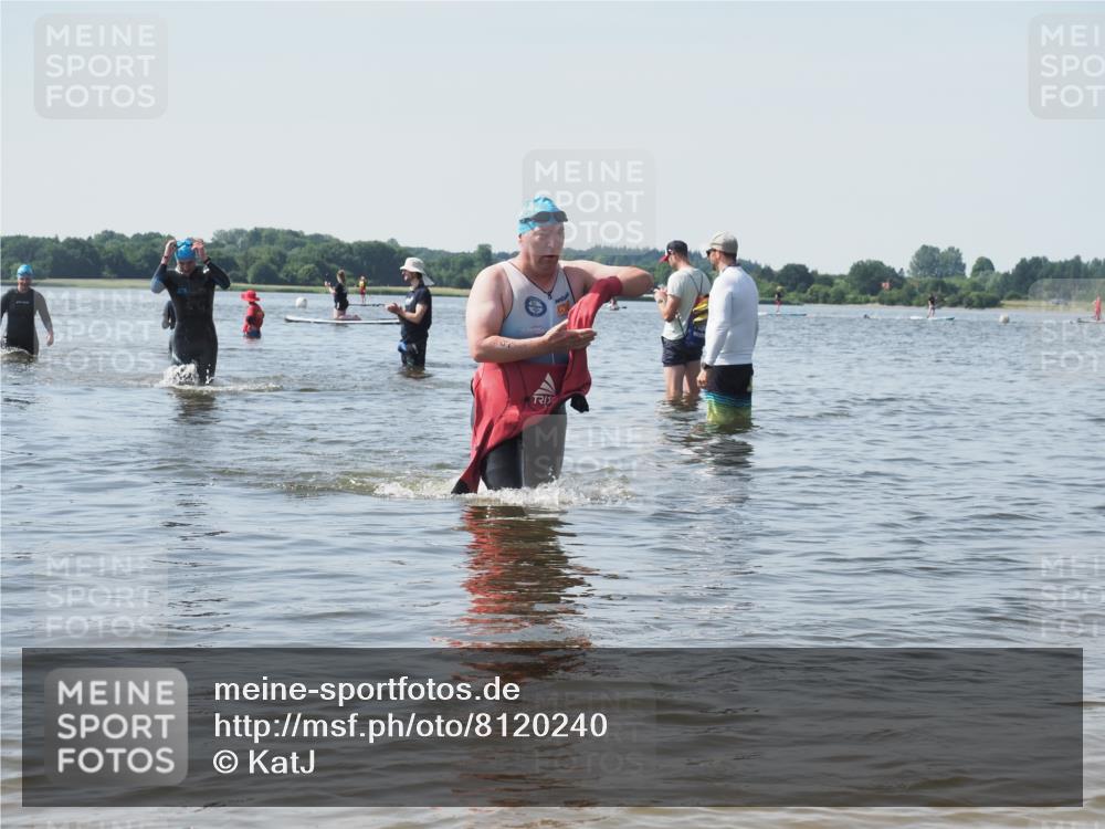 22.06.2025 - Viking Triathlon KatJ http://msf.ph/oto/8120240 22.06.2025 10:48:28 Schwimmen 471, 494 meine-sportfotos.de