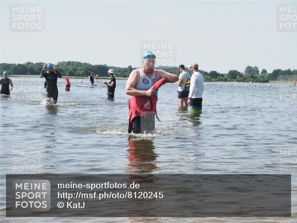 22.06.2025 - Viking Triathlon KatJ http://msf.ph/oto/8120245 22.06.2025 10:48:29 Schwimmen 412, 471, 494 meine-sportfotos.de
