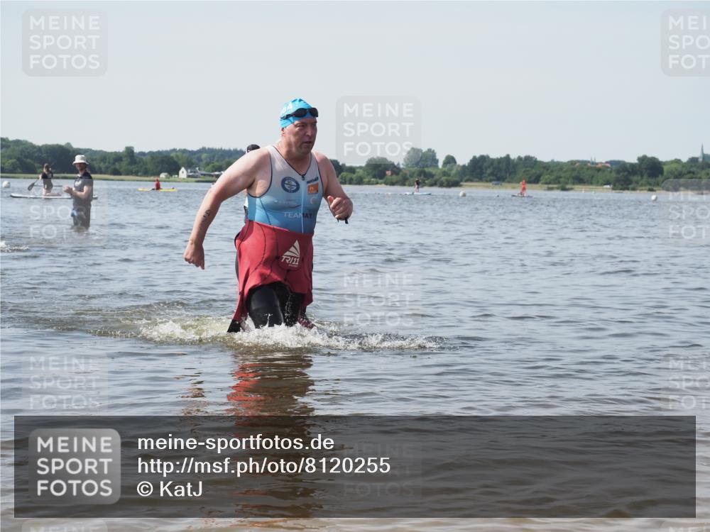 22.06.2025 - Viking Triathlon KatJ http://msf.ph/oto/8120255 22.06.2025 10:48:30 Schwimmen 412, 471, 494 meine-sportfotos.de