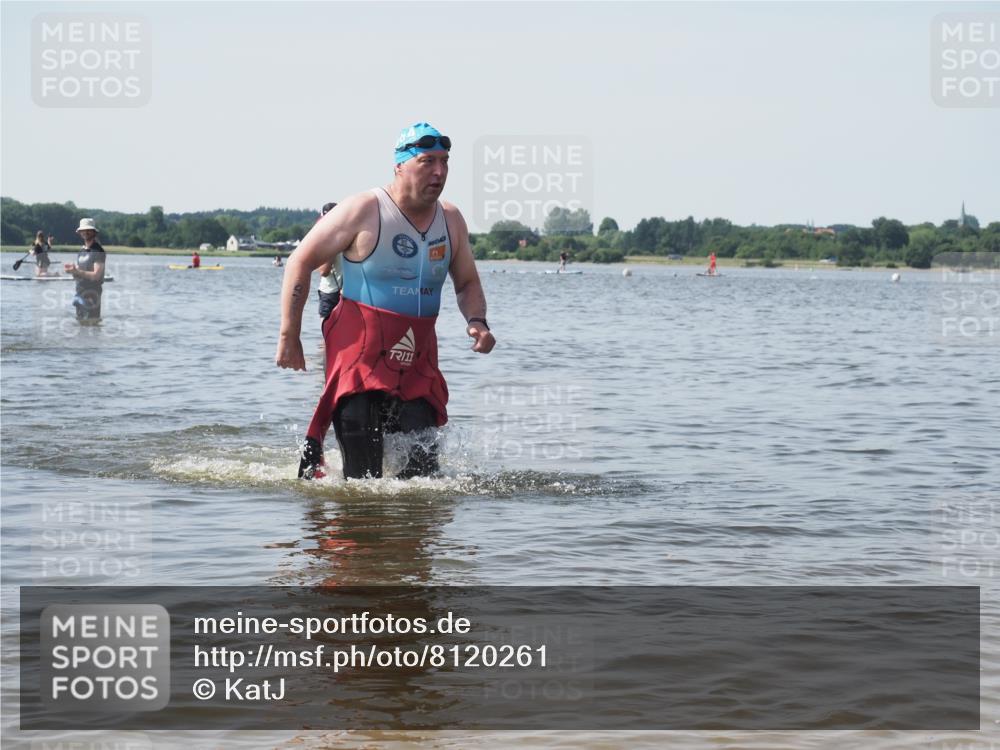 22.06.2025 - Viking Triathlon KatJ http://msf.ph/oto/8120261 22.06.2025 10:48:30 Schwimmen 412, 471, 494 meine-sportfotos.de