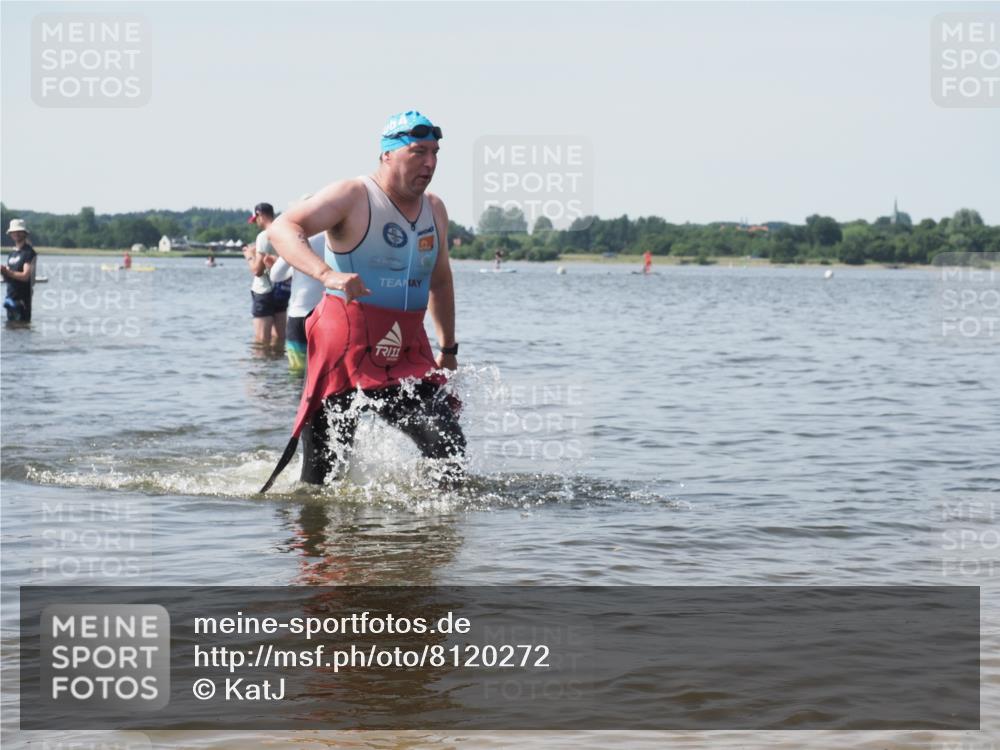 22.06.2025 - Viking Triathlon KatJ http://msf.ph/oto/8120272 22.06.2025 10:48:30 Schwimmen 412, 471, 494 meine-sportfotos.de