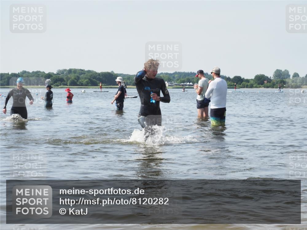 22.06.2025 - Viking Triathlon KatJ http://msf.ph/oto/8120282 22.06.2025 10:48:35 Schwimmen 412, 494 meine-sportfotos.de