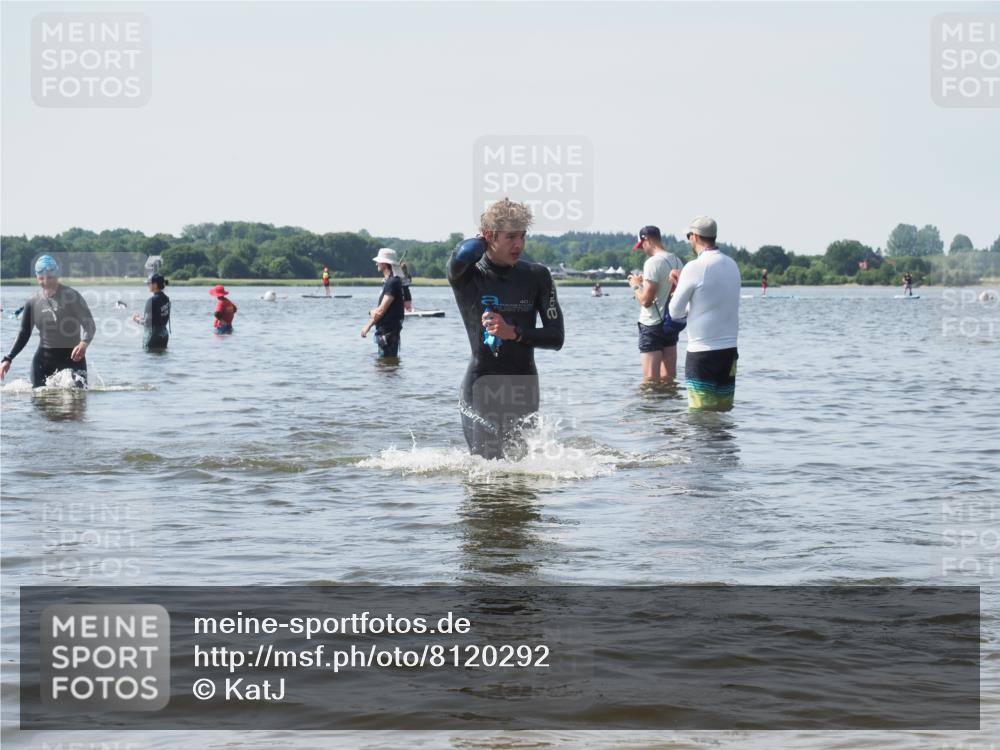 22.06.2025 - Viking Triathlon KatJ http://msf.ph/oto/8120292 22.06.2025 10:48:35 Schwimmen 412, 494 meine-sportfotos.de