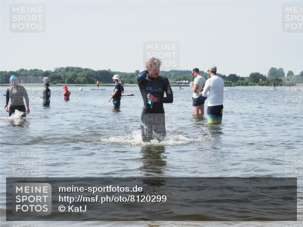 22.06.2025 - Viking Triathlon KatJ http://msf.ph/oto/8120299 22.06.2025 10:48:36 Schwimmen 412, 494 meine-sportfotos.de