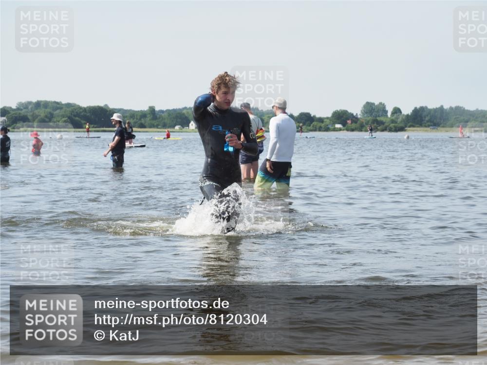 22.06.2025 - Viking Triathlon KatJ http://msf.ph/oto/8120304 22.06.2025 10:48:37 Schwimmen 412, 494 meine-sportfotos.de