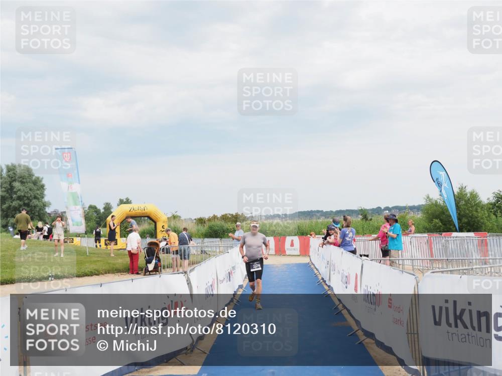 22.06.2025 - Viking Triathlon MichiJ http://msf.ph/oto/8120310 22.06.2025 17:03:29 Ziel 333 meine-sportfotos.de
