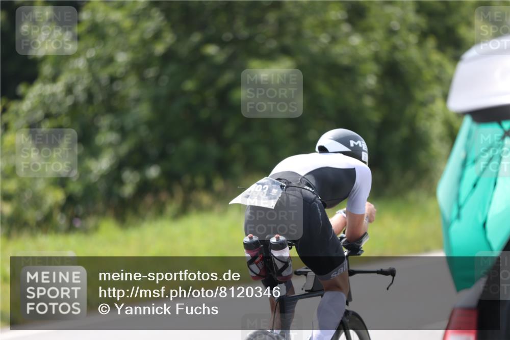 22.06.2025 - Viking Triathlon Yannick Fuchs http://msf.ph/oto/8120346 22.06.2025 11:46:49 Radfahren 57, 59, 393 meine-sportfotos.de