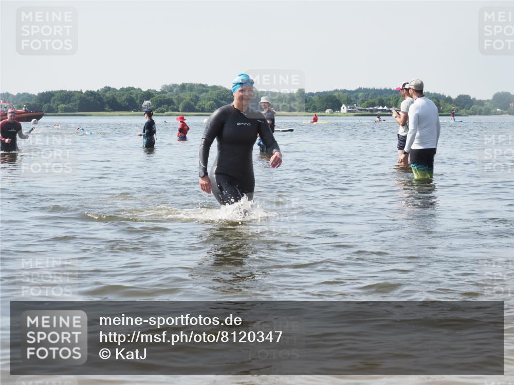22.06.2025 - Viking Triathlon KatJ http://msf.ph/oto/8120347 22.06.2025 10:48:42 Schwimmen 166, 412, 494, 607 meine-sportfotos.de