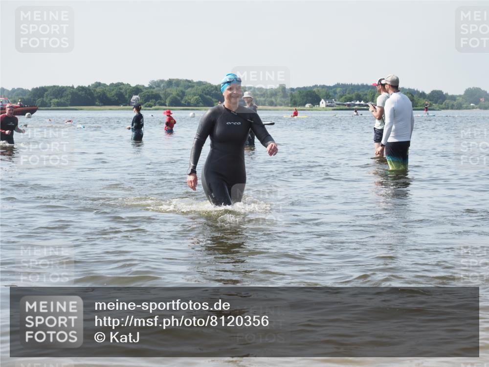 22.06.2025 - Viking Triathlon KatJ http://msf.ph/oto/8120356 22.06.2025 10:48:42 Schwimmen 166, 412, 494, 607 meine-sportfotos.de