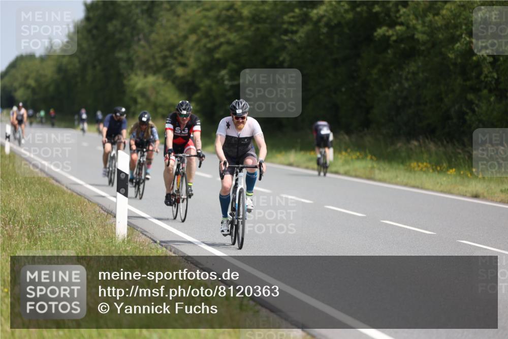 22.06.2025 - Viking Triathlon Yannick Fuchs http://msf.ph/oto/8120363 22.06.2025 11:46:57 Radfahren 48, 57, 116, 402, 640 meine-sportfotos.de