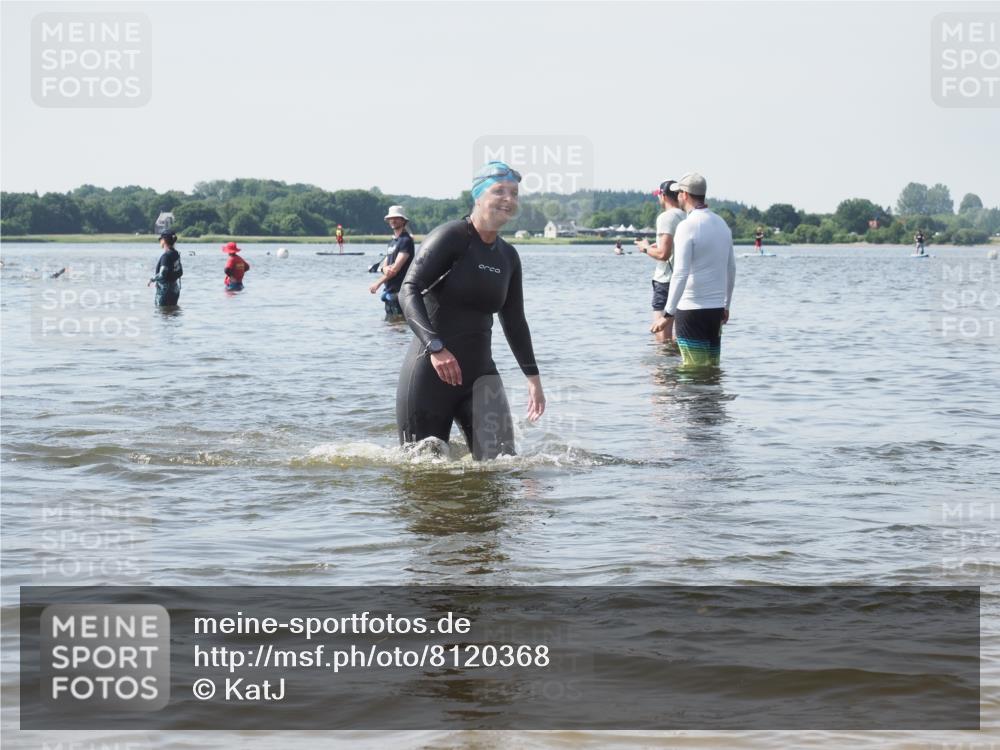 22.06.2025 - Viking Triathlon KatJ http://msf.ph/oto/8120368 22.06.2025 10:48:43 Schwimmen 166, 412, 494, 607 meine-sportfotos.de