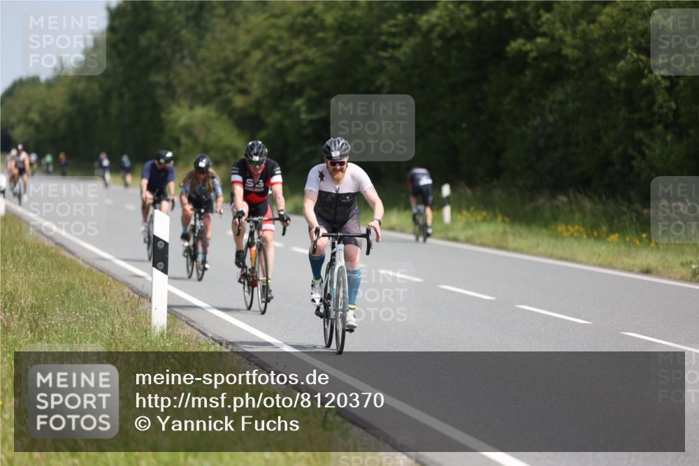 22.06.2025 - Viking Triathlon Yannick Fuchs http://msf.ph/oto/8120370 22.06.2025 11:46:57 Radfahren 48, 57, 116, 402, 640 meine-sportfotos.de