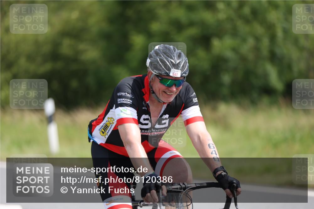 22.06.2025 - Viking Triathlon Yannick Fuchs http://msf.ph/oto/8120386 22.06.2025 11:47:00 Radfahren 48, 57, 116, 402, 481, 640 meine-sportfotos.de
