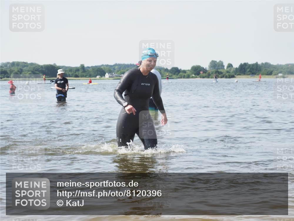 22.06.2025 - Viking Triathlon KatJ http://msf.ph/oto/8120396 22.06.2025 10:48:44 Schwimmen 166, 412, 607 meine-sportfotos.de