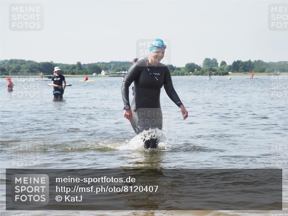 22.06.2025 - Viking Triathlon KatJ http://msf.ph/oto/8120407 22.06.2025 10:48:44 Schwimmen 166, 412, 607 meine-sportfotos.de
