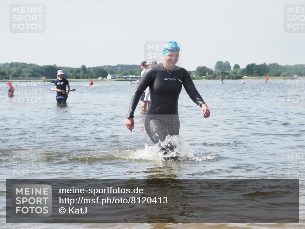 22.06.2025 - Viking Triathlon KatJ http://msf.ph/oto/8120413 22.06.2025 10:48:44 Schwimmen 166, 412, 607 meine-sportfotos.de