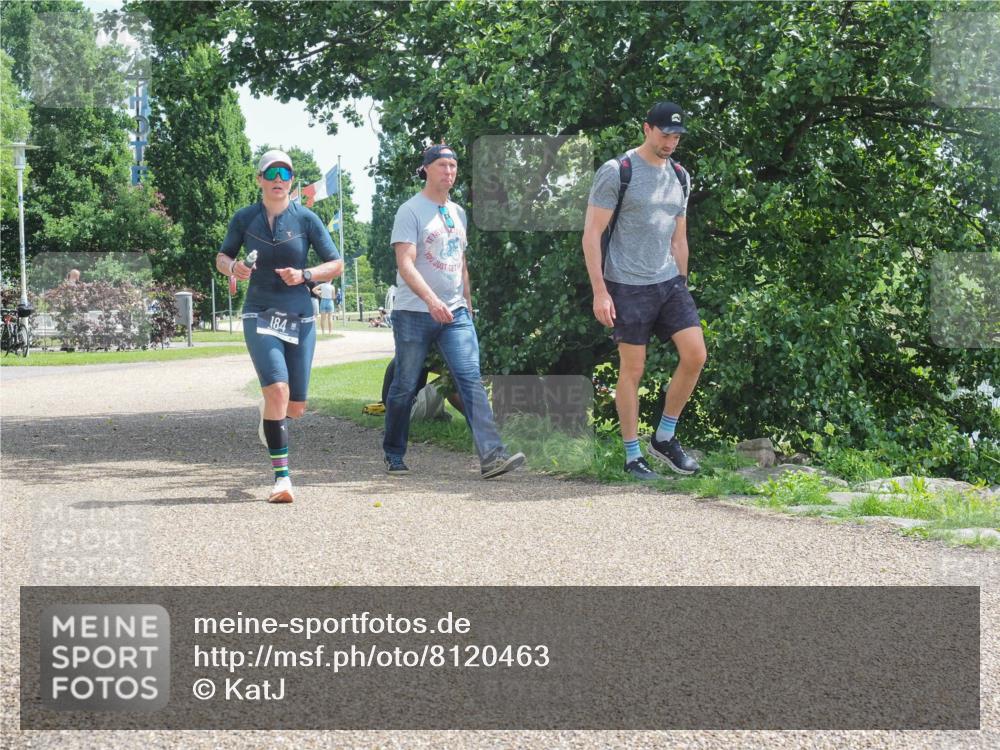 22.06.2025 - Viking Triathlon KatJ http://msf.ph/oto/8120463 22.06.2025 12:59:46 Laufen 184 meine-sportfotos.de