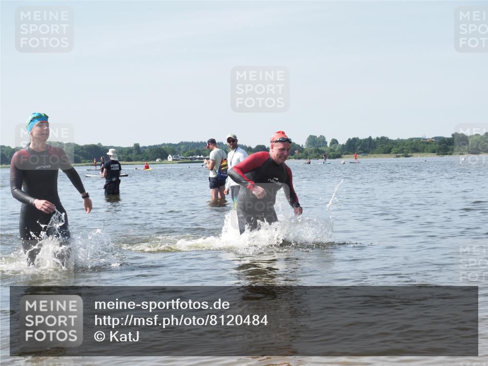 22.06.2025 - Viking Triathlon KatJ http://msf.ph/oto/8120484 22.06.2025 10:48:57 Schwimmen 166, 353, 607 meine-sportfotos.de