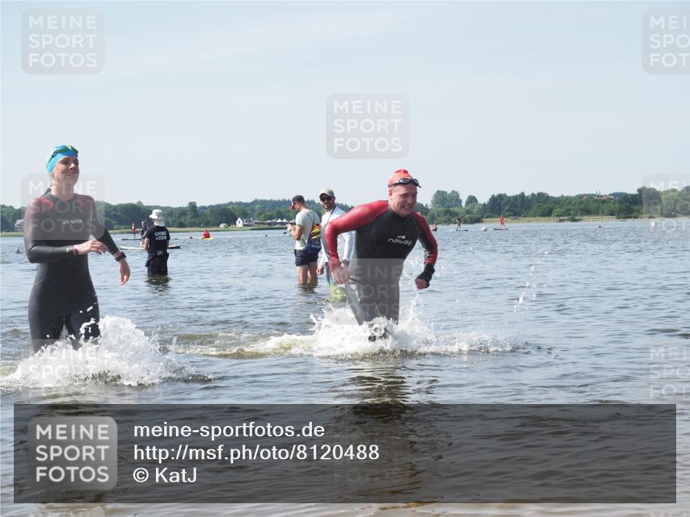22.06.2025 - Viking Triathlon KatJ http://msf.ph/oto/8120488 22.06.2025 10:48:57 Schwimmen 166, 353, 607 meine-sportfotos.de