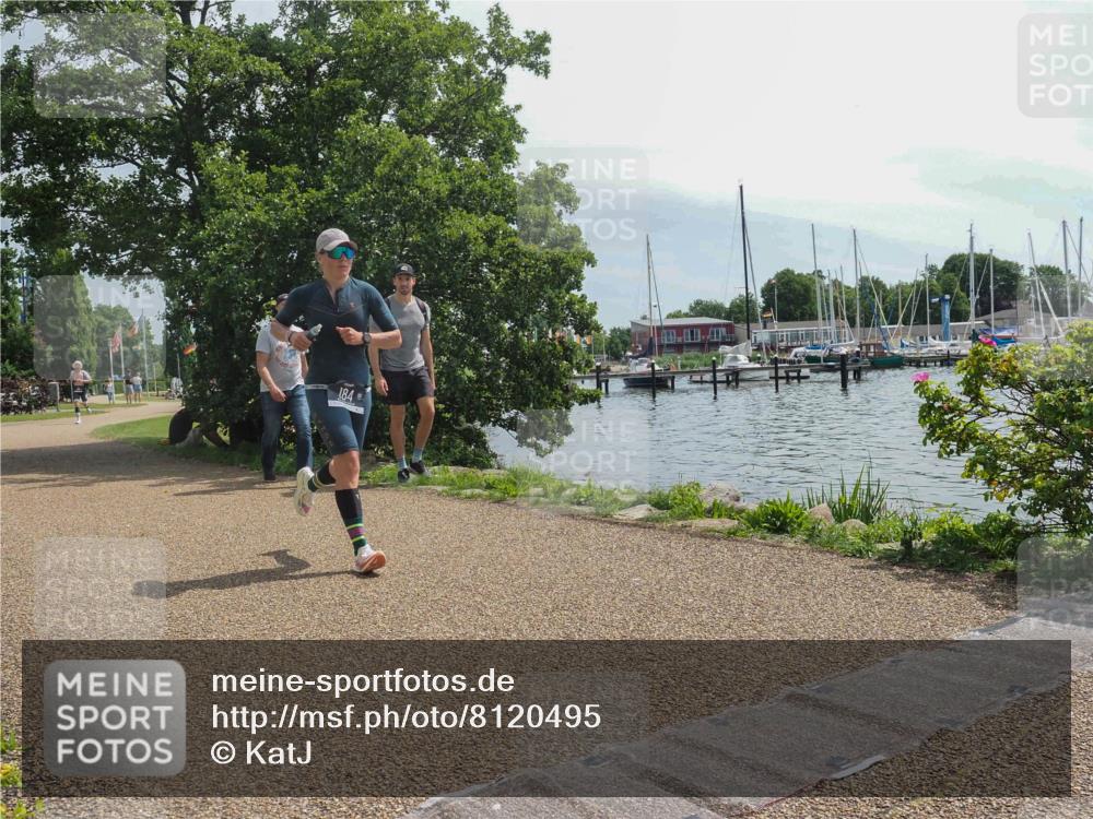 22.06.2025 - Viking Triathlon KatJ http://msf.ph/oto/8120495 22.06.2025 12:59:48 Laufen 184 meine-sportfotos.de
