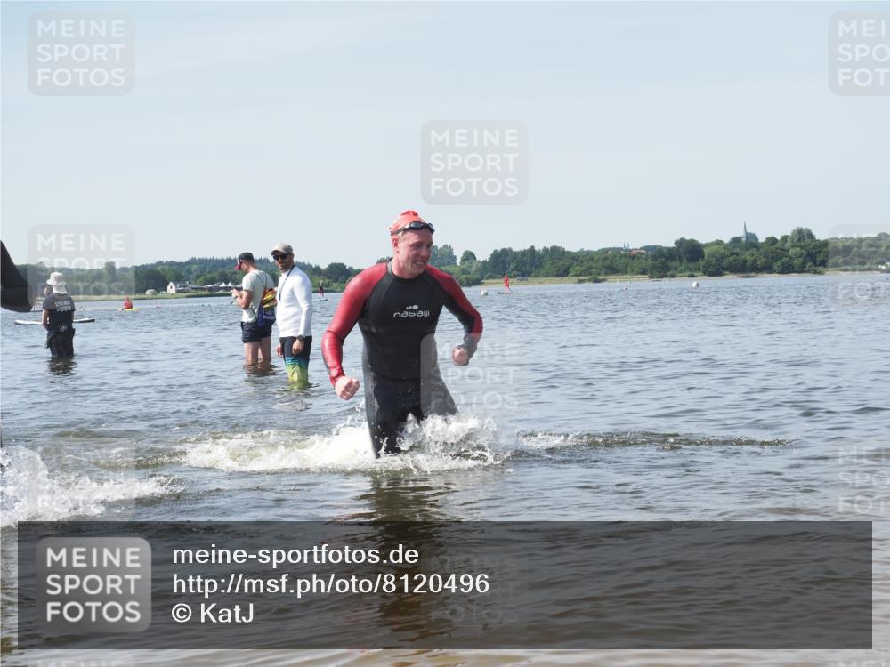 22.06.2025 - Viking Triathlon KatJ http://msf.ph/oto/8120496 22.06.2025 10:48:57 Schwimmen 166, 353, 607 meine-sportfotos.de