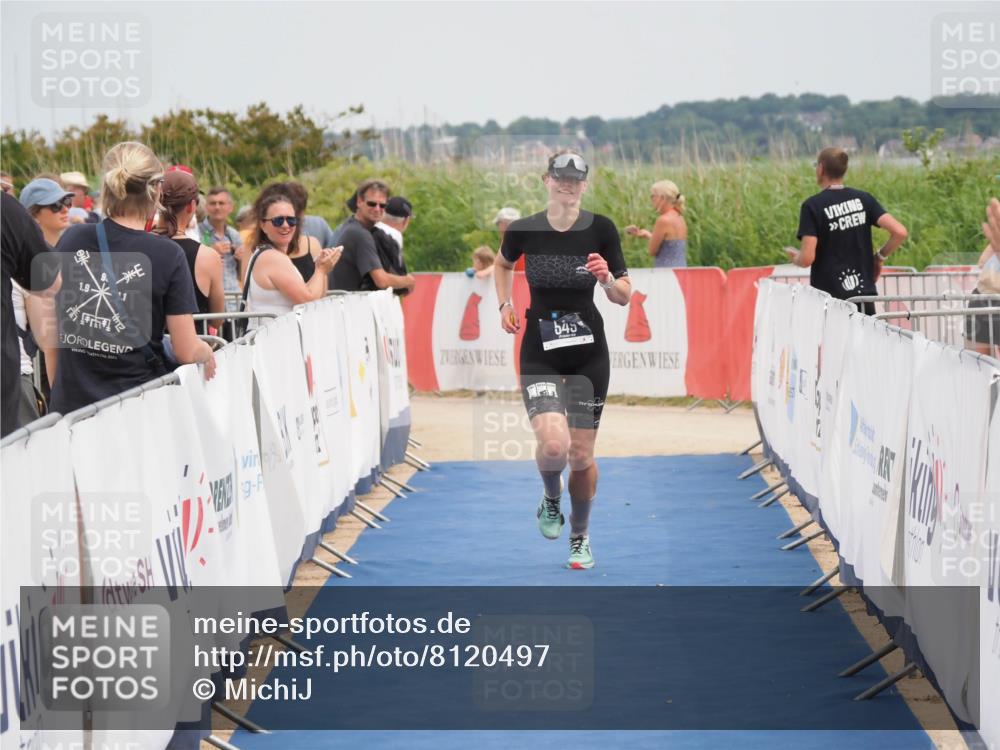 22.06.2025 - Viking Triathlon MichiJ http://msf.ph/oto/8120497 22.06.2025 15:12:02 Ziel 549 meine-sportfotos.de
