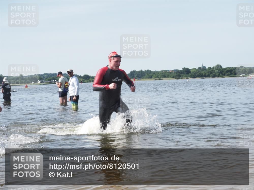 22.06.2025 - Viking Triathlon KatJ http://msf.ph/oto/8120501 22.06.2025 10:48:57 Schwimmen 166, 353, 607 meine-sportfotos.de