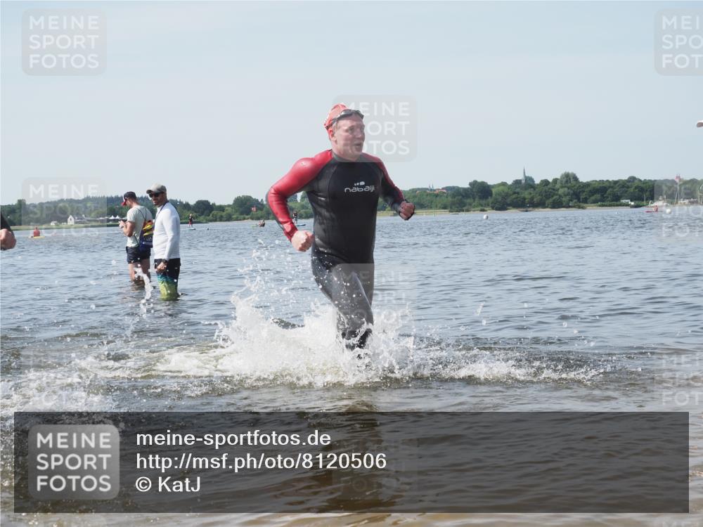 22.06.2025 - Viking Triathlon KatJ http://msf.ph/oto/8120506 22.06.2025 10:48:58 Schwimmen 166, 353, 607 meine-sportfotos.de