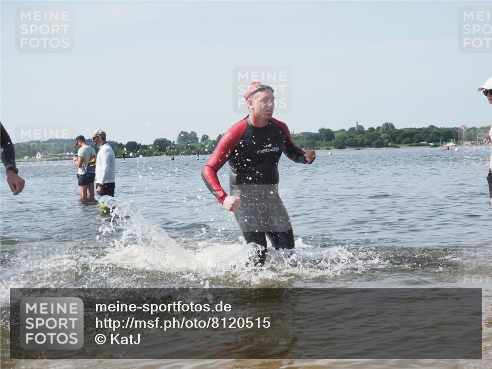 22.06.2025 - Viking Triathlon KatJ http://msf.ph/oto/8120515 22.06.2025 10:48:58 Schwimmen 166, 353, 607 meine-sportfotos.de