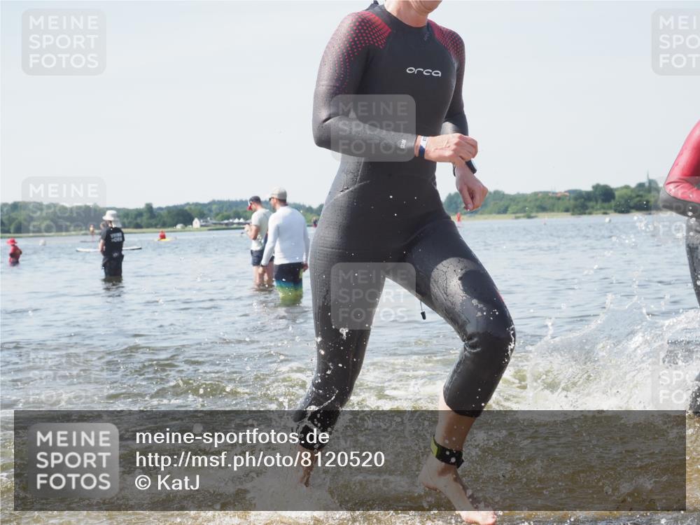 22.06.2025 - Viking Triathlon KatJ http://msf.ph/oto/8120520 22.06.2025 10:48:59 Schwimmen 166, 353, 607 meine-sportfotos.de