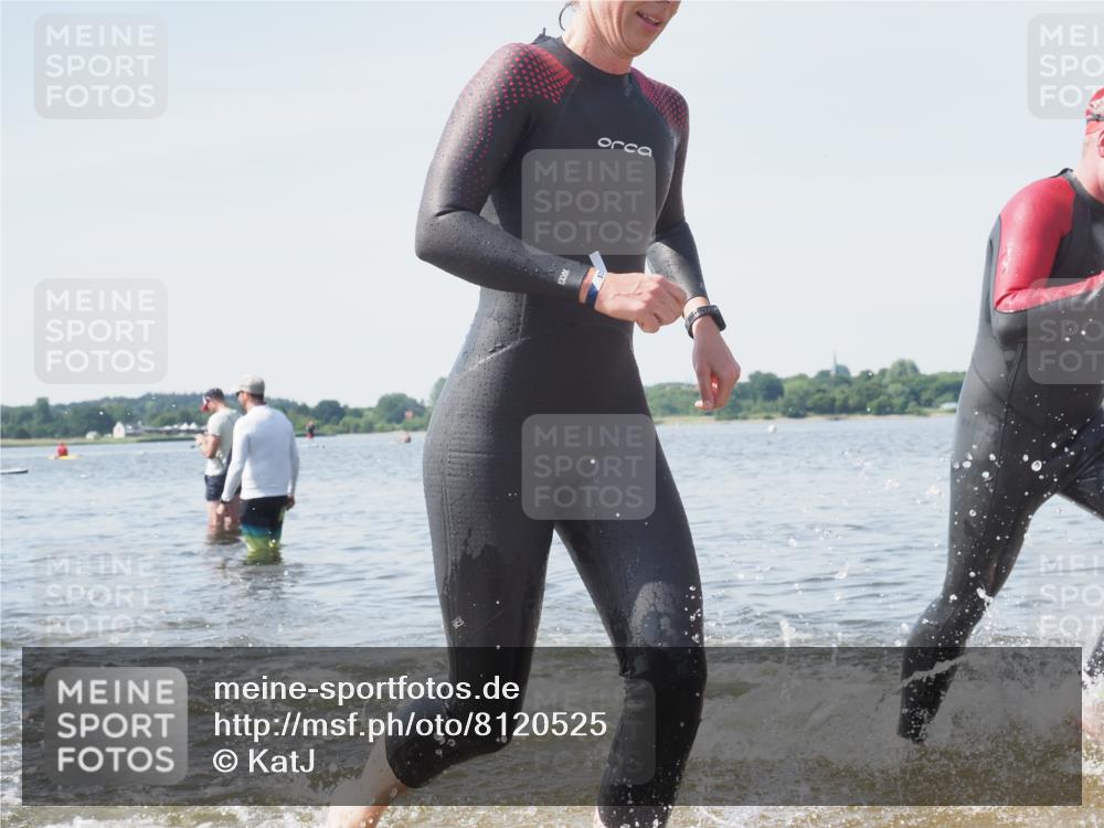 22.06.2025 - Viking Triathlon KatJ http://msf.ph/oto/8120525 22.06.2025 10:48:59 Schwimmen 166, 353, 607 meine-sportfotos.de