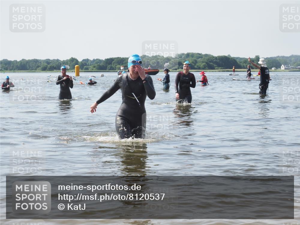 22.06.2025 - Viking Triathlon KatJ http://msf.ph/oto/8120537 22.06.2025 10:49:11 Schwimmen 155, 317, 353 meine-sportfotos.de