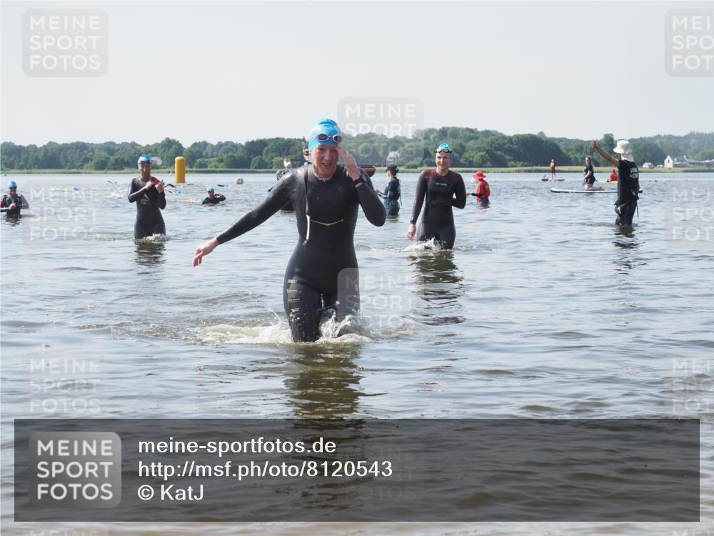 22.06.2025 - Viking Triathlon KatJ http://msf.ph/oto/8120543 22.06.2025 10:49:11 Schwimmen 155, 317, 353 meine-sportfotos.de