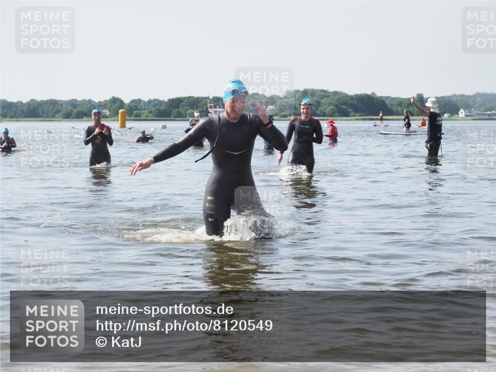 22.06.2025 - Viking Triathlon KatJ http://msf.ph/oto/8120549 22.06.2025 10:49:11 Schwimmen 155, 317, 353 meine-sportfotos.de