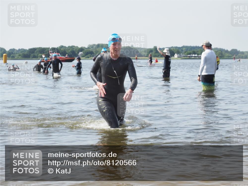 22.06.2025 - Viking Triathlon KatJ http://msf.ph/oto/8120566 22.06.2025 10:49:12 Schwimmen 64, 155, 317, 353 meine-sportfotos.de