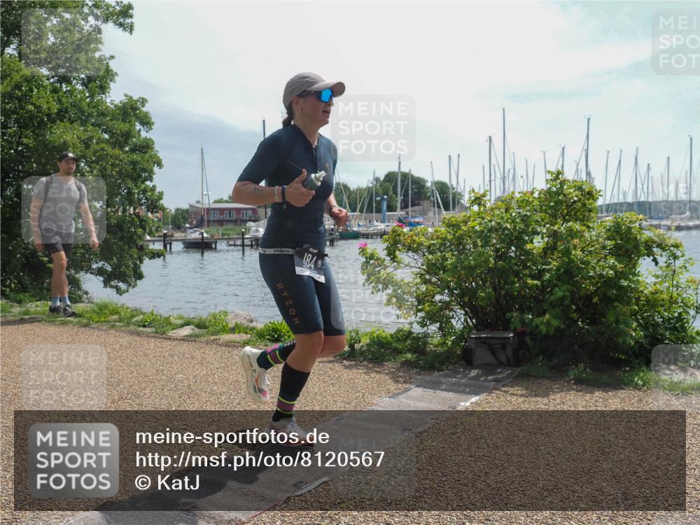 22.06.2025 - Viking Triathlon KatJ http://msf.ph/oto/8120567 22.06.2025 12:59:48 Laufen 184 meine-sportfotos.de