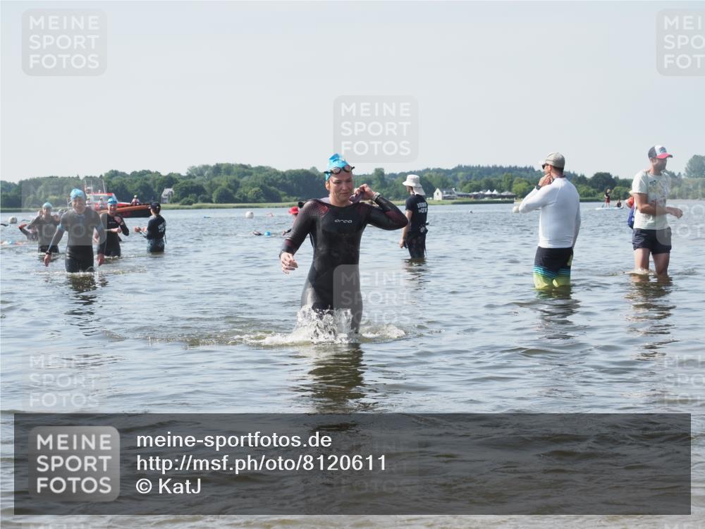 22.06.2025 - Viking Triathlon KatJ http://msf.ph/oto/8120611 22.06.2025 10:49:18 Schwimmen 64, 155, 256, 317, 353 meine-sportfotos.de