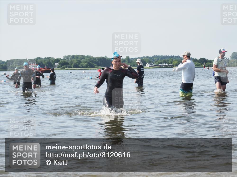 22.06.2025 - Viking Triathlon KatJ http://msf.ph/oto/8120616 22.06.2025 10:49:18 Schwimmen 64, 155, 256, 317, 353 meine-sportfotos.de