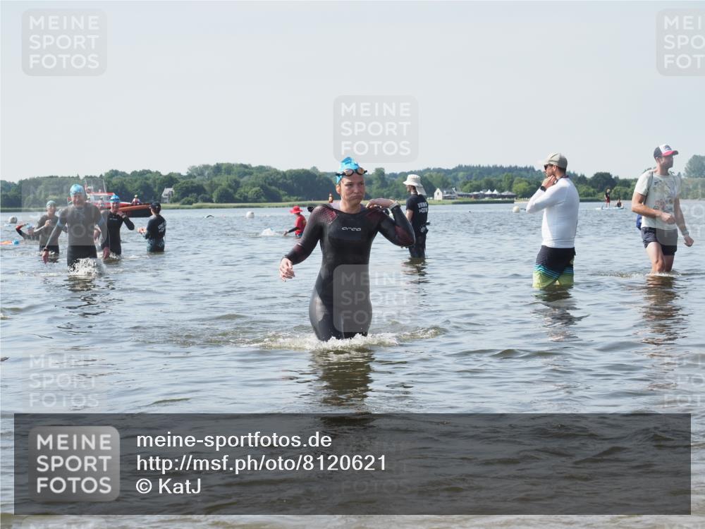 22.06.2025 - Viking Triathlon KatJ http://msf.ph/oto/8120621 22.06.2025 10:49:18 Schwimmen 64, 155, 256, 317, 353 meine-sportfotos.de