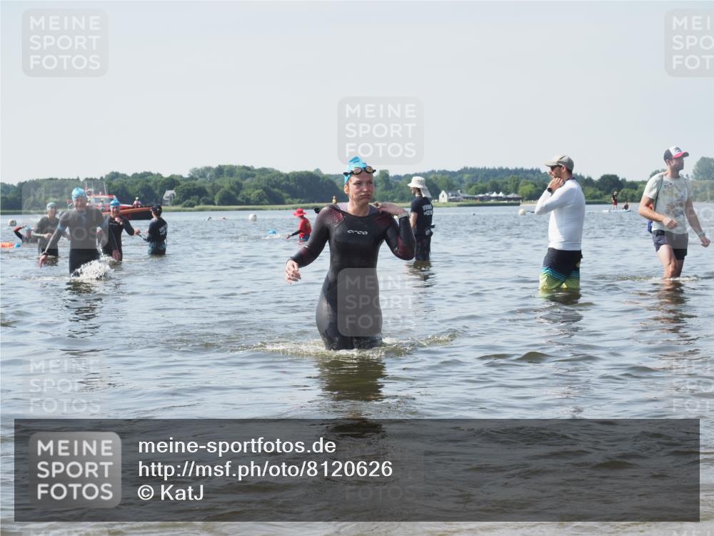22.06.2025 - Viking Triathlon KatJ http://msf.ph/oto/8120626 22.06.2025 10:49:18 Schwimmen 64, 155, 256, 317, 353 meine-sportfotos.de