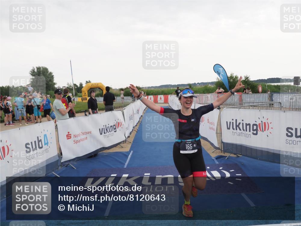 22.06.2025 - Viking Triathlon MichiJ http://msf.ph/oto/8120643 22.06.2025 16:30:45 Ziel 165 meine-sportfotos.de