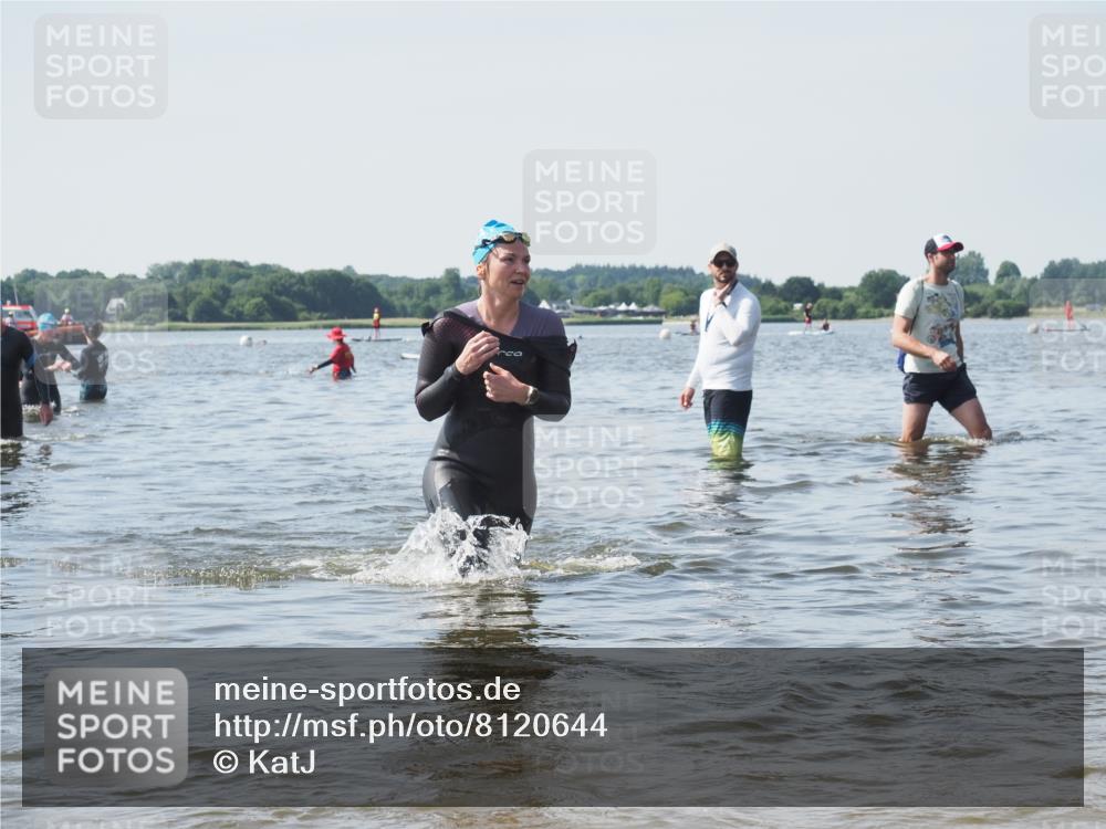 22.06.2025 - Viking Triathlon KatJ http://msf.ph/oto/8120644 22.06.2025 10:49:19 Schwimmen 64, 155, 256, 317 meine-sportfotos.de