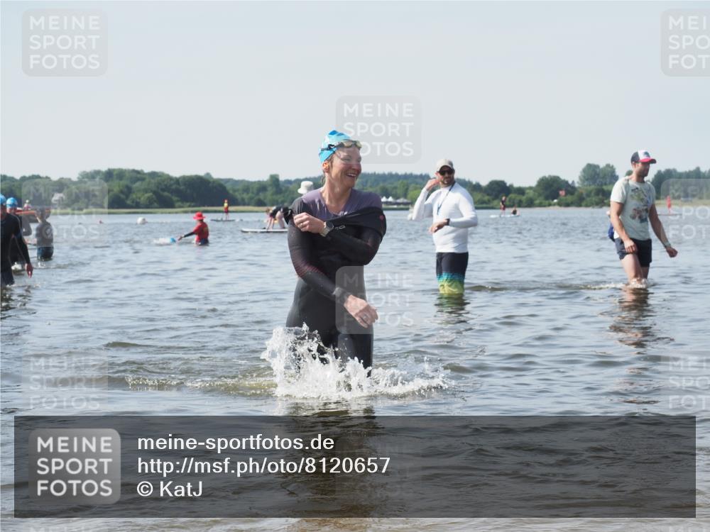 22.06.2025 - Viking Triathlon KatJ http://msf.ph/oto/8120657 22.06.2025 10:49:20 Schwimmen 64, 155, 256, 317, 321 meine-sportfotos.de
