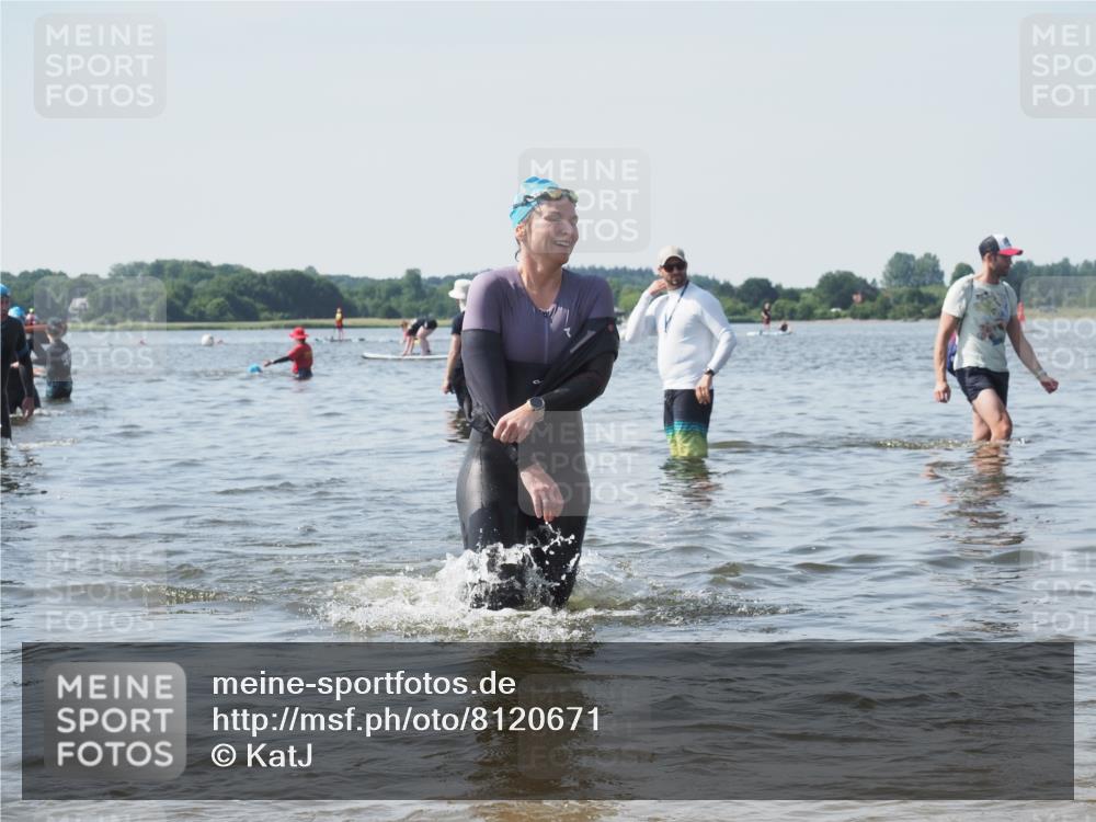 22.06.2025 - Viking Triathlon KatJ http://msf.ph/oto/8120671 22.06.2025 10:49:20 Schwimmen 64, 155, 256, 317, 321 meine-sportfotos.de