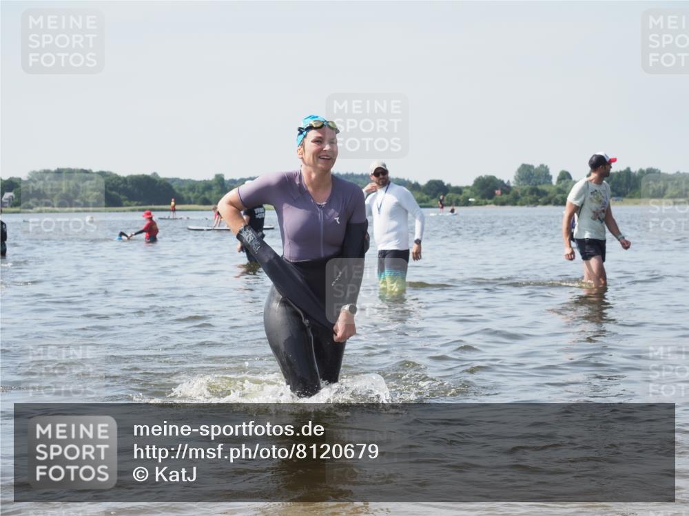 22.06.2025 - Viking Triathlon KatJ http://msf.ph/oto/8120679 22.06.2025 10:49:20 Schwimmen 64, 155, 256, 317, 321 meine-sportfotos.de